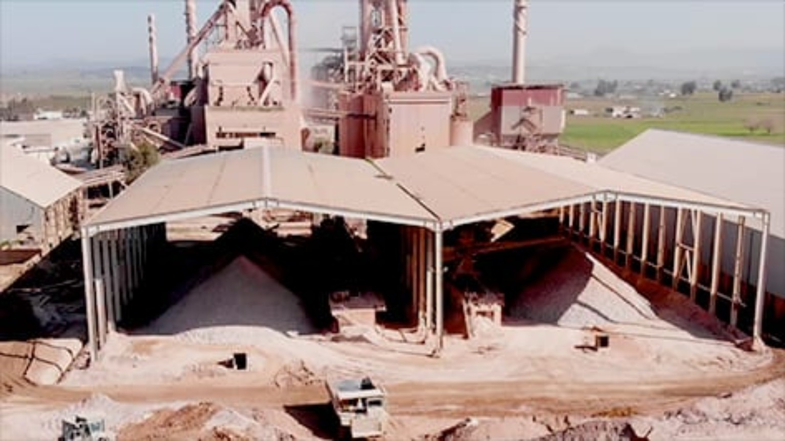 Vue aérienne site cimentier